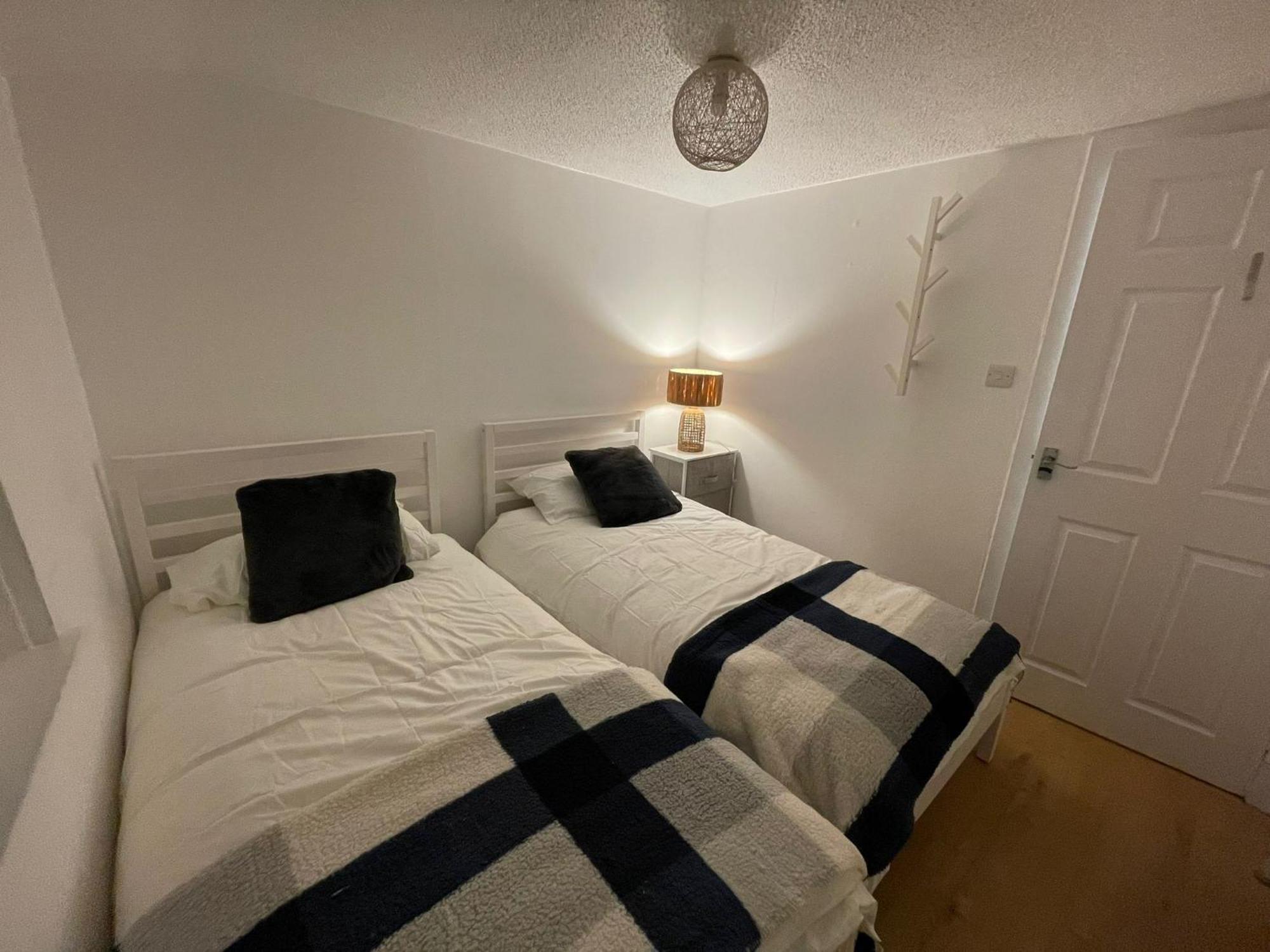 2 Bedroom * Largs