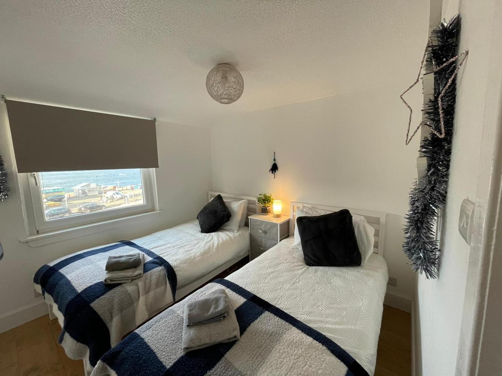 Apartment 2 Bedroom *